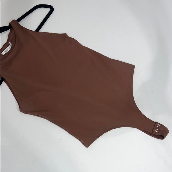 ReoRia Tops - ReoRia Chocolate Brown Sleeveless Stretch Bodysuit Women's size Small